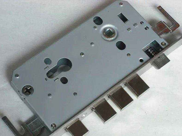 弥勒24小时上门开锁公司