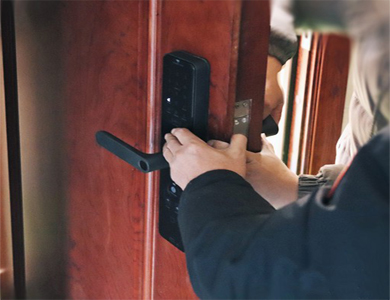 弥勒24小时上门开锁公司